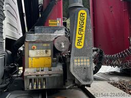 Volvo FH500 truck with a 24 t/m Palfinger crane