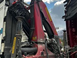 Volvo FH500 truck with a 24 t/m Palfinger crane