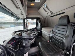 Scania R580 8x2 crane truck with 85 t/m Hiab crane – jib