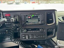 Scania R580 8x2 crane truck with 85 t/m Hiab crane – jib