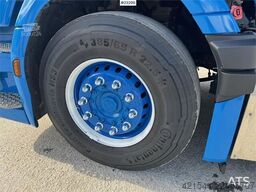 Scania R660 6x4 flatbed truck with rear-mounted 23 tonne-