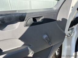 VW Transporter Kombi 1.9 TDI 300 9-Persoons APK 02...