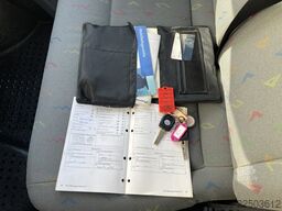 VW Transporter Kombi 1.9 TDI 300 9-Persoons APK 02...