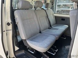 VW Transporter Kombi 1.9 TDI 300 9-Persoons APK 02...
