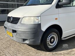 VW Transporter Kombi 1.9 TDI 300 9-Persoons APK 02...