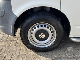 VW Transporter Kombi 1.9 TDI 300 9-Persoons APK 02...
