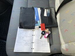 VW Transporter Kombi 1.9 TDI 300 9-Persoons APK 02...