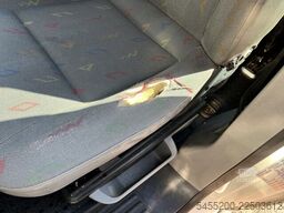 VW Transporter Kombi 1.9 TDI 300 9-Persoons APK 02...