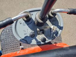 HAKO Sweepmaster P900 R Aufsitz-Kehrmaschine Benzin