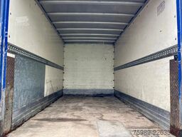 Mercedes-Benz Vario 813 closed box