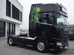 Scania R 580 / V8 / 4 PODUSZKI / KLIMA P NAVI /FULL LED / ACC / 7410