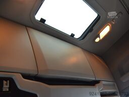 Scania R 580 / V8 / 4 PODUSZKI / KLIMA P NAVI /FULL LED / ACC / 7410
