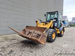 Caterpillar 907 H Bucket + Forks!