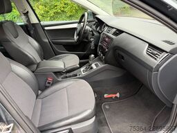 SKODA Octavia 1.6 TDI 85 kW Combi DSG Automatik Navi