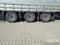 Schmitz Cargobull Curtainsider Coil Getränke