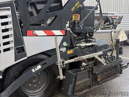 Bomag BF300 P-2 Asphalt Paver – 905 Hours – GPS