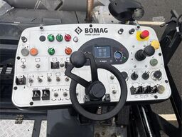 Bomag BF300 P-2 Asphalt Paver – 905 Hours – GPS