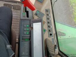 John Deere 2266