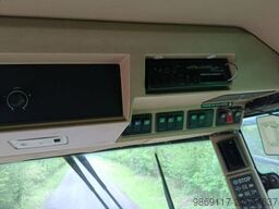 John Deere 2266