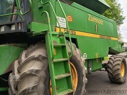 John Deere 2266