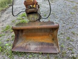 Komatsu PW75 Wheeled Excavator w/ Tilting Grading Bucket –