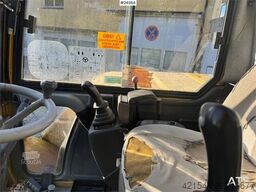 Komatsu PW75 Wheeled Excavator w/ Tilting Grading Bucket –