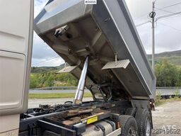 Scania R730 6x4 tipper truck w/ 2007 Istrail triple trail
