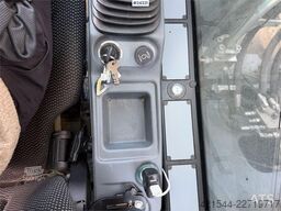 Liebherr R930 LC excavator w/ 2 buckets and GPS. WATCH VIDE