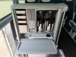 MAN R08 Lion?s Coach