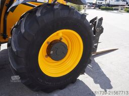 JCB 526-56 AGRI Plus / 5.6 m / joystick