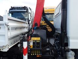 FUSO 7 C 18 Kipper 3,9m/Palfinger Kran/Greifer/2xAHK