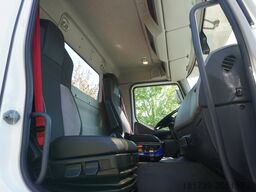 Renault C280 DTI 8 / FASSI crane 5.6T / range 8m