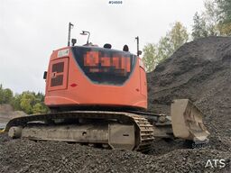 Hitachi ZX225USLC-5B excavator with Rototilt and 2 buckets