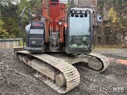 Hitachi ZX225USLC-5B excavator with Rototilt and 2 buckets