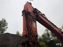 Hitachi ZX225USLC-5B excavator with Rototilt and 2 buckets
