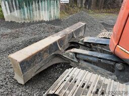 Hitachi ZX225USLC-5B excavator with Rototilt and 2 buckets
