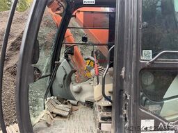 Hitachi ZX225USLC-5B excavator with Rototilt and 2 buckets