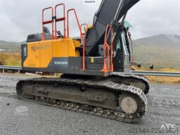 Volvo EC200EL Excavator with Steelwrist Rototilt and 2 B