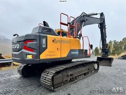 Volvo EC200EL Excavator with Steelwrist Rototilt and 2 B