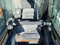 Bobcat 751 compact loader. Repair object.
