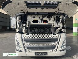 VOLVO FH 460 Globetrotter XL i-Save SideSkirts