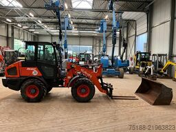 Kubota R 082