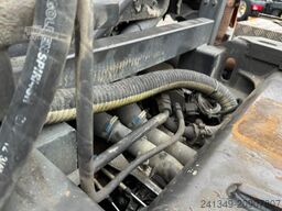 VOLVO FH-520 8x4 UT-Saurier AHK