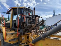 Volvo A25G 6x6   WOZIDŁO