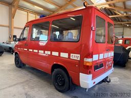 MERCEDES-BENZ Sprinter 210 D Kombi 9-Sitzer