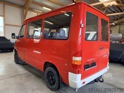 MERCEDES-BENZ Sprinter 210 D Kombi 9-Sitzer