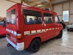 MERCEDES-BENZ Sprinter 210 D Kombi 9-Sitzer