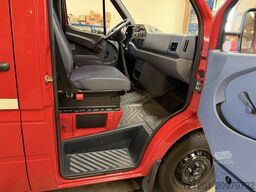 MERCEDES-BENZ Sprinter 210 D Kombi 9-Sitzer
