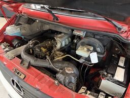 MERCEDES-BENZ Sprinter 210 D Kombi 9-Sitzer