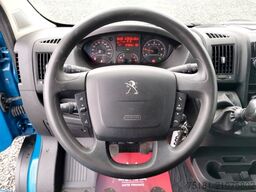 PEUGEOT Boxer 2.2HDI/121kw PRITSCHE 3,3M/ 7 SITZE/ AHK